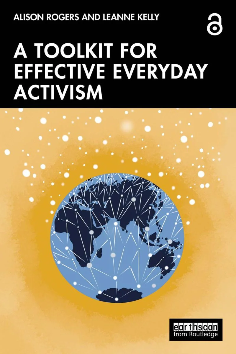 جلد جعبه ابزار کنشگری مؤثر روزمره ۲۰۲۴  A Toolkit for Effective Everyday Activism 2024