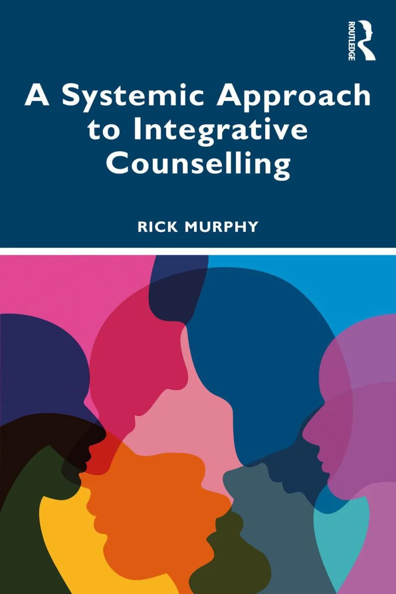جلد رویکردی سیستمی به مشاوره یکپارچه‌نگر ۲۰۲۴  A Systemic Approach to Integrative Counselling 2024